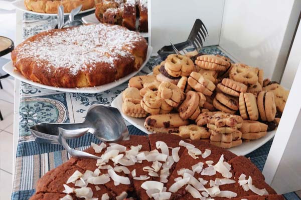 Torte e ciambelle a colazione